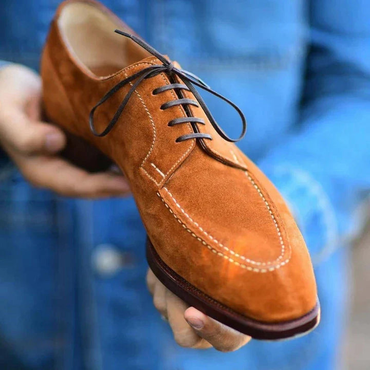 Elegant Men's Classic Oxford dress shoes; sophisticated formal footwear for business & professional wear.