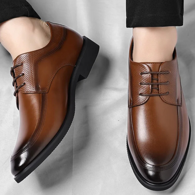 Stylish men's professional footwear, versatile for business and formal events, ensuring all-day comfort.
