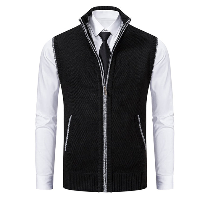 Stylish navy men's gilet, a versatile sleeveless jacket for everyday comfort.