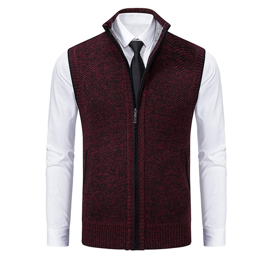 Lightweight men's vest, an essential layering piece for all seasons.
