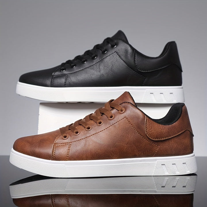 Versatile men's smart dress shoes, suitable for formal occasions or business meetings, blending style & comfort.