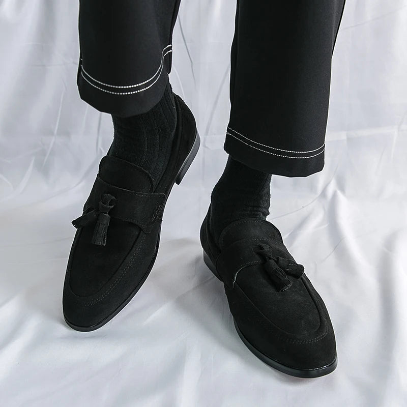 Everyday men's classic tassel loafers, comfortable slip-on footwear designed for smart casual outfits.