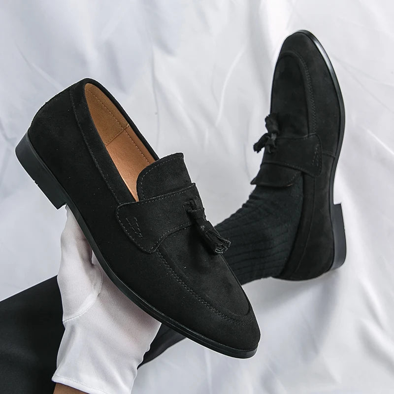 Elegant men's classic tassel loafers, slip-on dress shoes for a polished look in any formal setting.