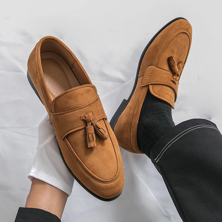Premium men's classic tassel loafers, versatile slip-on footwear for business casual & formal events.