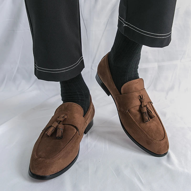 Durable men's tassel loafers, comfortable slip-on dress shoes for all-day wear and professional settings.