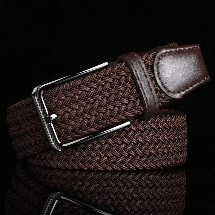 Fashionable men's braided belt, classic durable design for everyday wear, a versatile accessory.