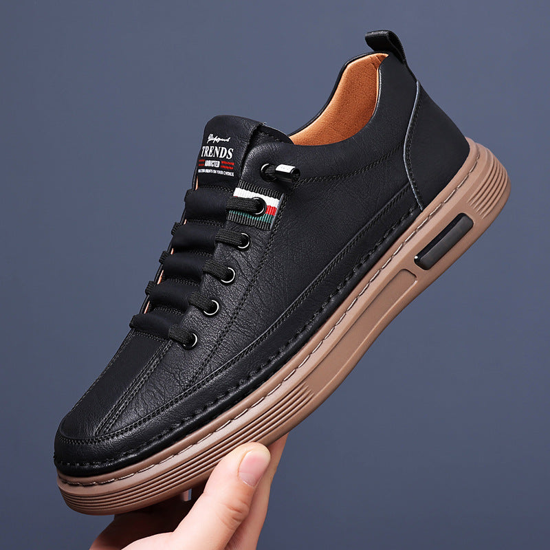 Stylish men's low-top casual sneakers, perfect for everyday wear. Comfortable lace-up design in classic colors.