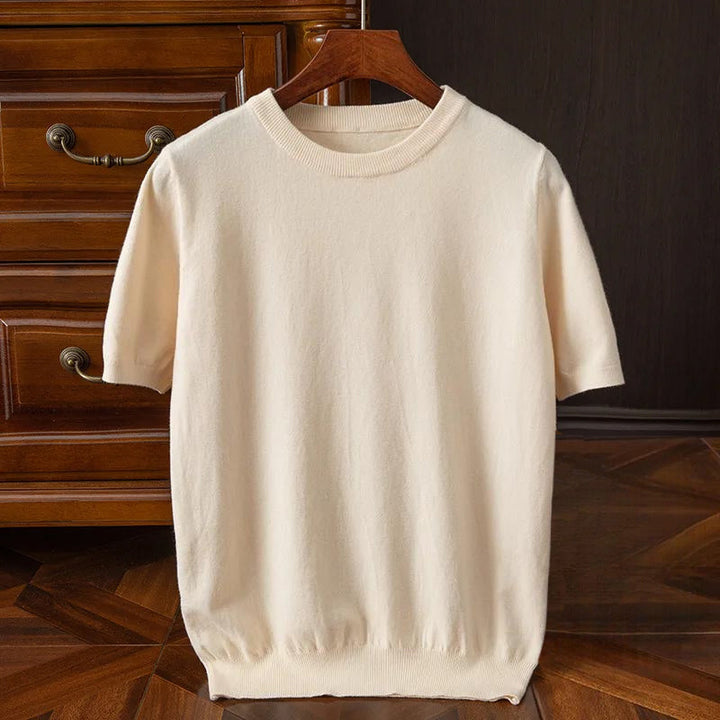 Comfortable men's basic short sleeve tee with a classic O-neck. Perfect for versatile everyday wear.
