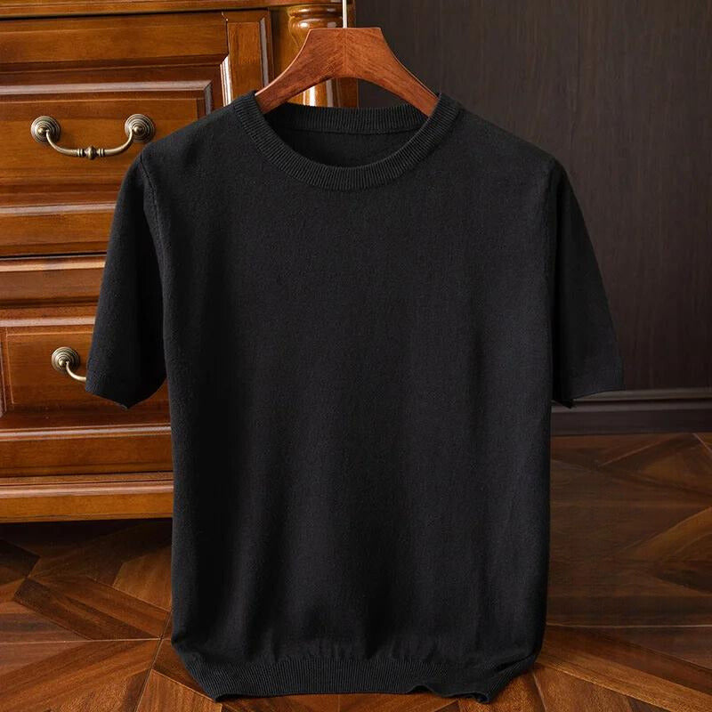 Versatile men's classic O-neck short sleeve tee. A comfortable and basic top for any casual occasion.
