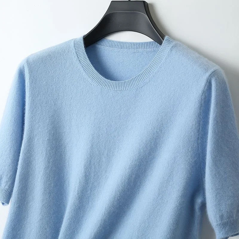Simple and comfortable men's classic O-neck short sleeve tee. A versatile basic top for everyday style.