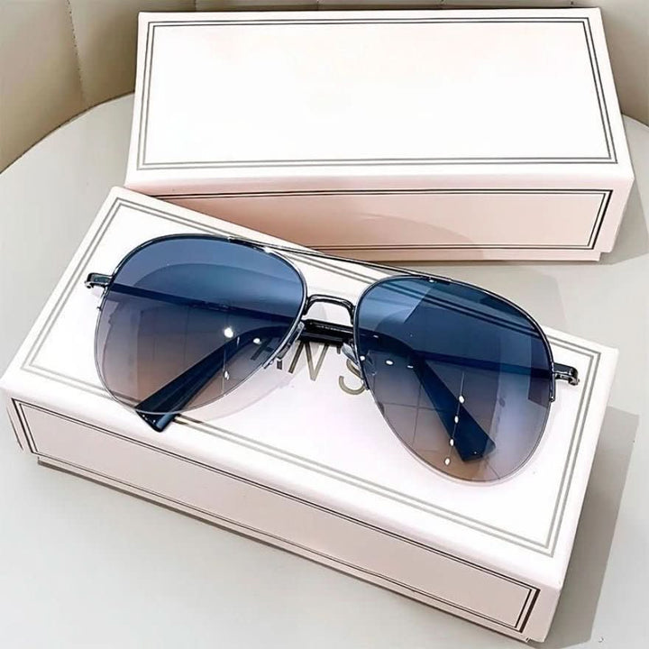 High-quality men's pilot sunglasses, UV400 rated. Gradient lenses for superior sun protection & style.
