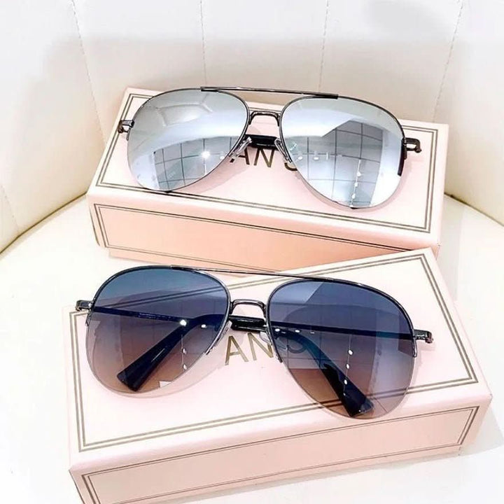 Premium men's pilot sunglasses, UV400 protected. Fashionable gradient lenses for eye protection & style.