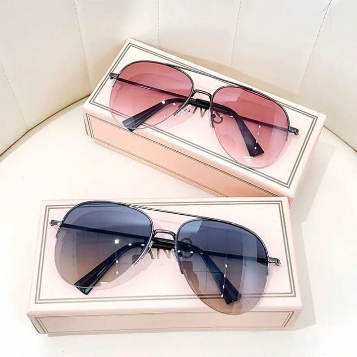 Modern men's pilot eyewear, UV400 & anti-reflective. Gradient lenses offer sun protection & enhance fashion.