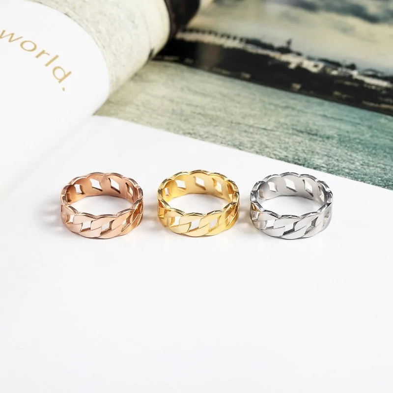 Elegant women's gemstone ring in silver, gold, or rose gold. A sparkling, timeless statement piece.