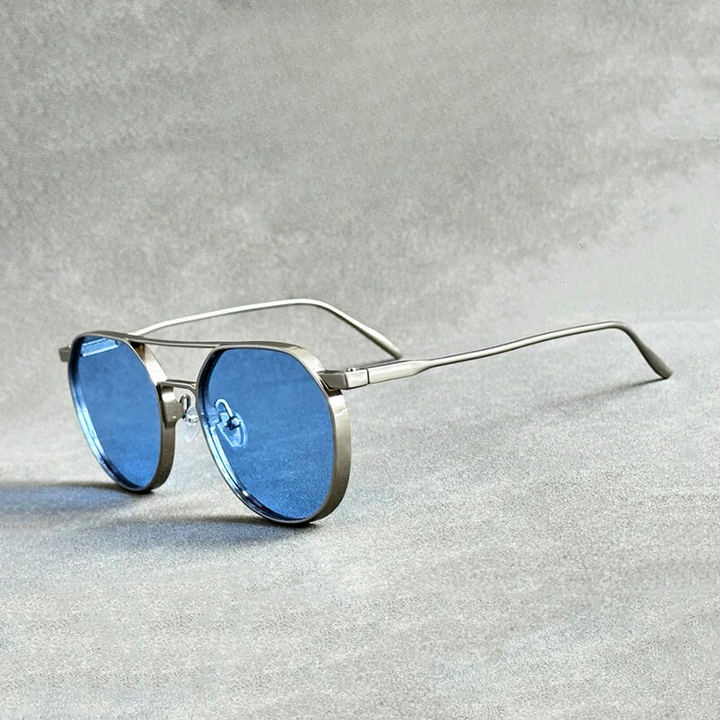 Iconic unisex aviator sunglasses, offering full UV400 protection. Essential stylish eyewear for men and women.