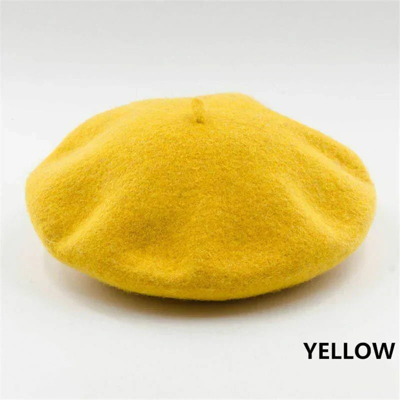 This classic women's beret offers chic style and warmth for winter. A must-have fashion accessory.