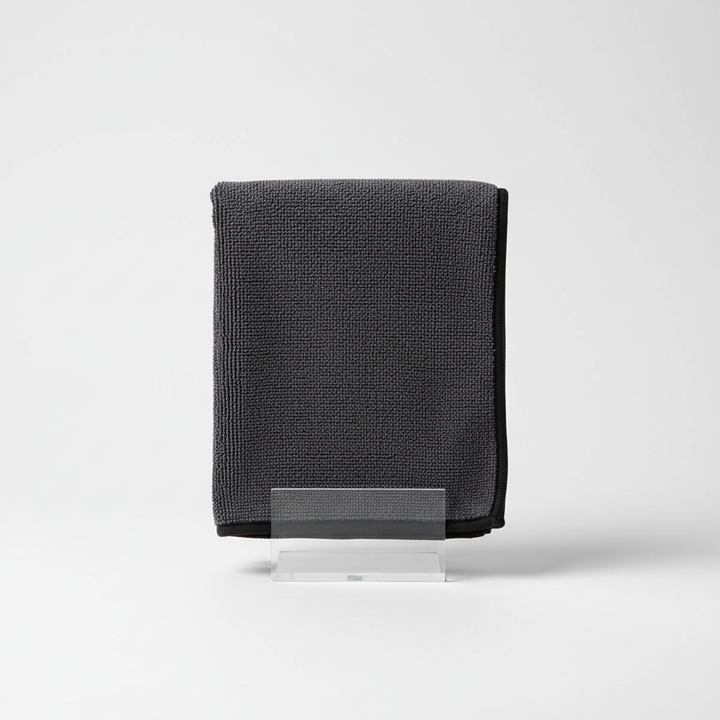 Unisex multi-purpose cleaning cloth, ideal for streak-free windows & car detailing.