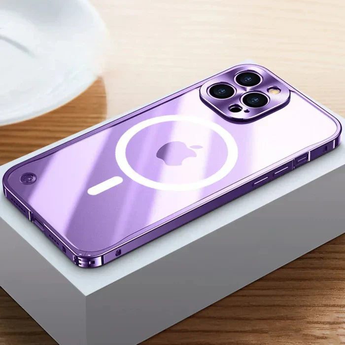 Clear MagSafe case for iPhone 15, SteelGuard protection, showcasing phone design