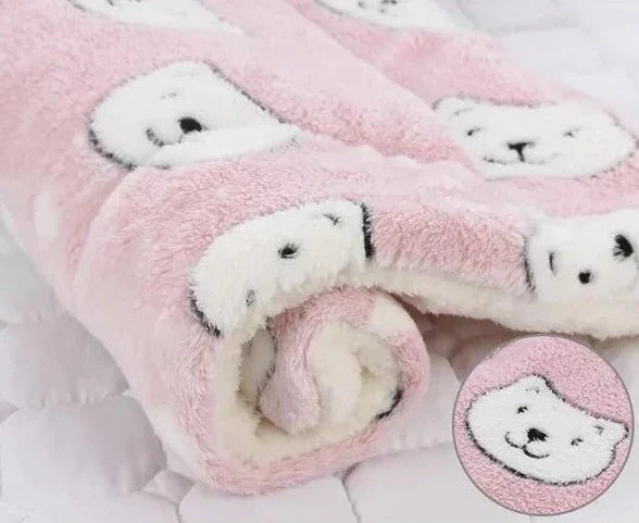 SnuggleSoft ultra-soft warming pet blanket, perfect for feline comfort, stress relief, and cozy cat nap times.