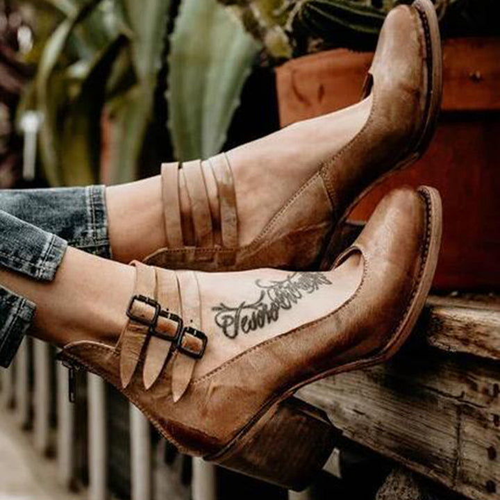 Elegant Ariane women's everyday shoes, designed for comfort and style, suitable for walking and versatile wear.
