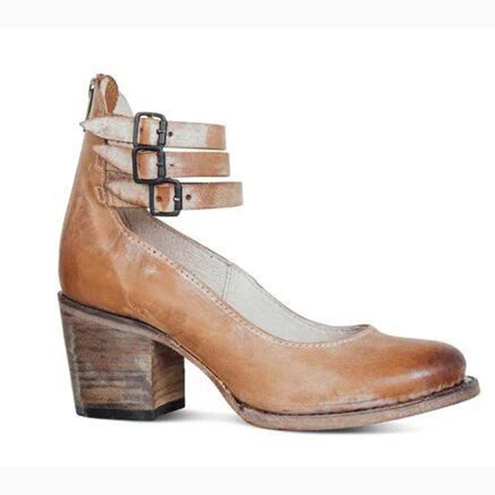 Women's Ariane comfortable footwear, ideal walking shoes for everyday activities, featuring supportive design.