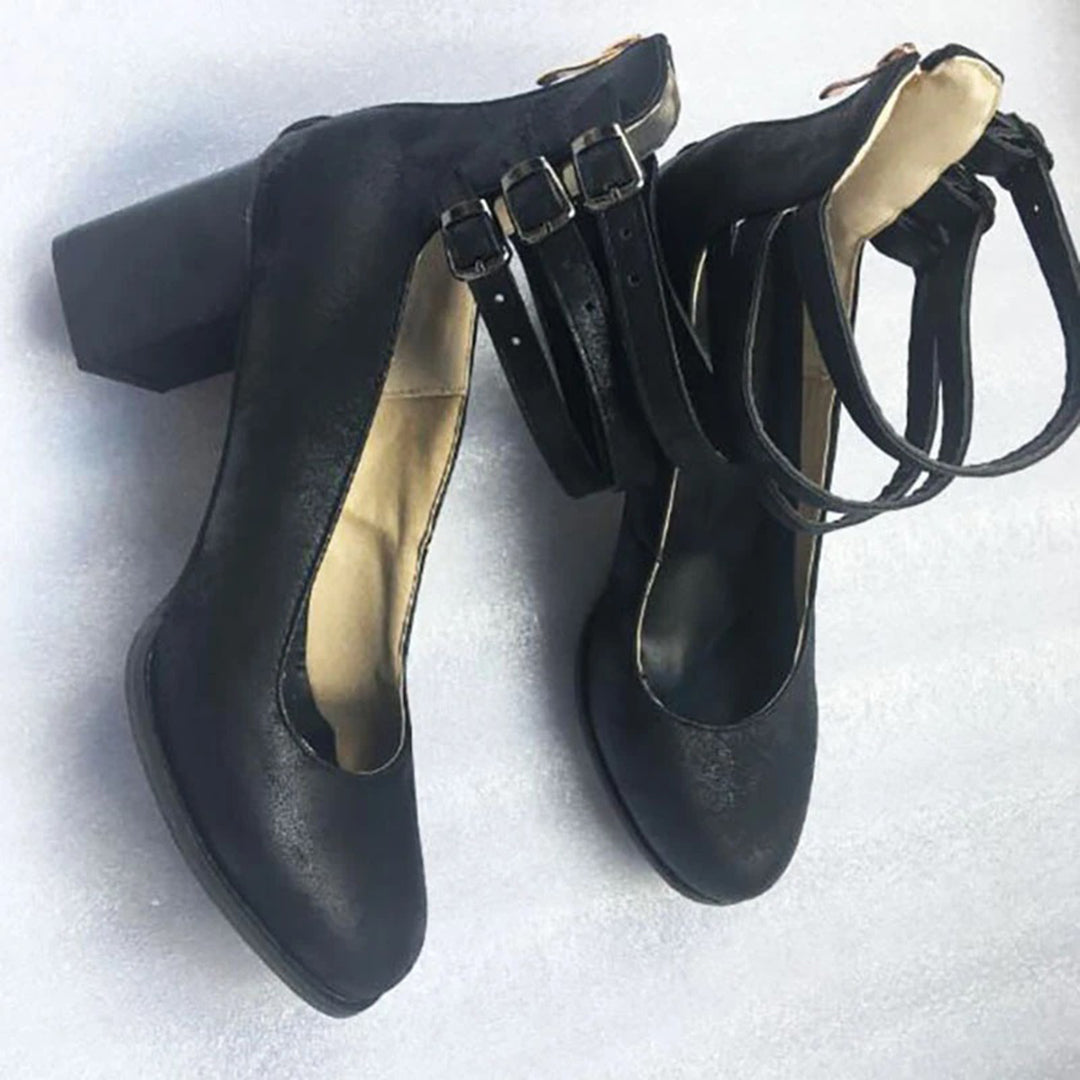 Casual yet stylish Ariane women's shoes, providing ultimate comfort and support for daily walking and versatile use.