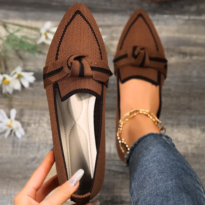 Versatile blue women's ballet flats, slip-on design for effortless comfort and elegant casual style.