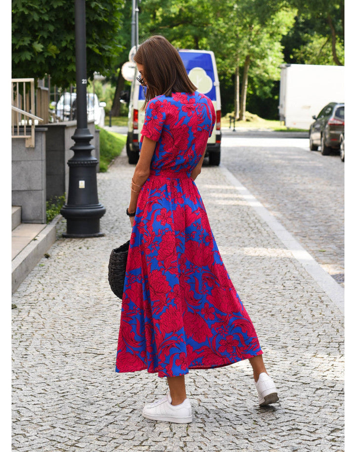 Effortlessly stylish Lina women's summer dress. Comfortable, loose fit, perfect for warm weather & casual days.