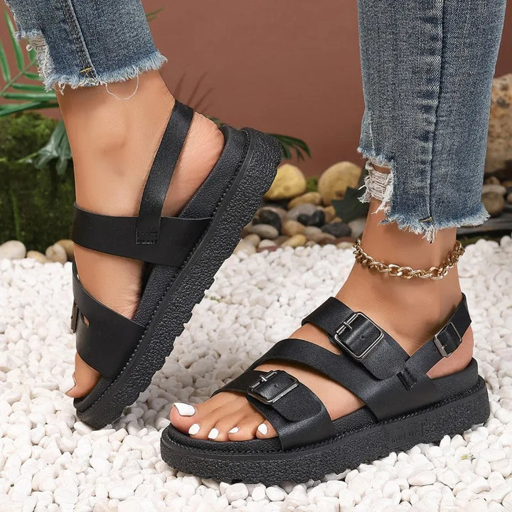 Senior-friendly summer sandals, vegan and comfortable, featuring a non-slip outsole and arch support.