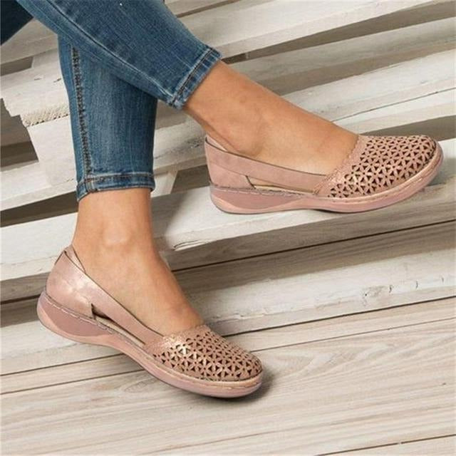 Orthopedic women's flats for bunions, ensuring ultimate comfort & pain relief with wide fit.