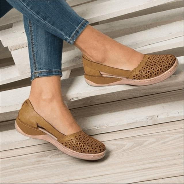 Classic ballet flats for women with bunions, offering comfortable wide fit & essential pain relief.