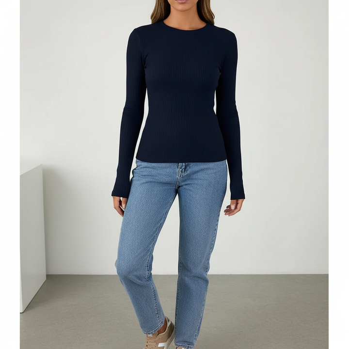 Elastic blend long sleeve top for women, features a round neck for a relaxed, comfortable fit