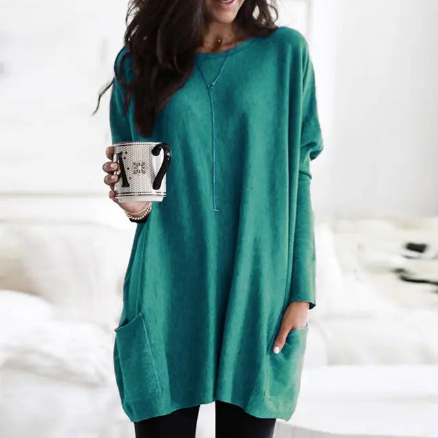 Relaxed women's long sleeve top, a comfortable and fashionable tunic for daily wear.