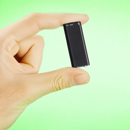 Compact voice activated digital recorder, ideal for discreet meetings & lectures.