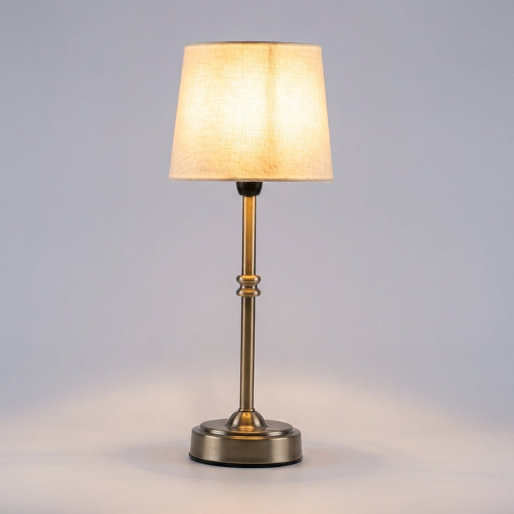 Clarenceo cordless retro table lamp with rechargeable LED, ideal for living room and portable lighting