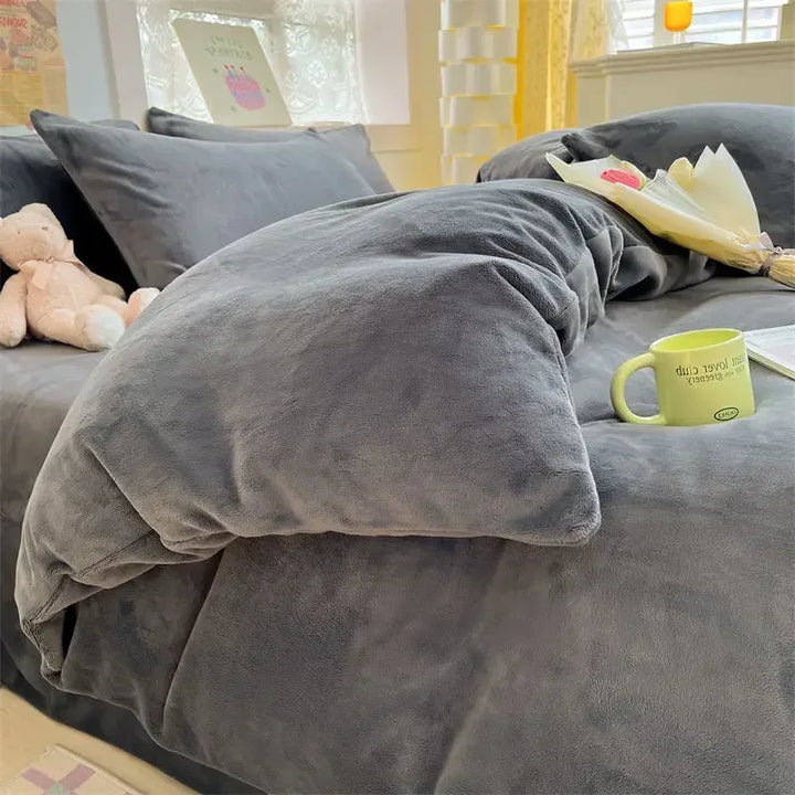 Verdikt CozyCover: luxurious flannel fleece duvet cover. Ultra-soft winter bedding for a warm, inviting bedroom.