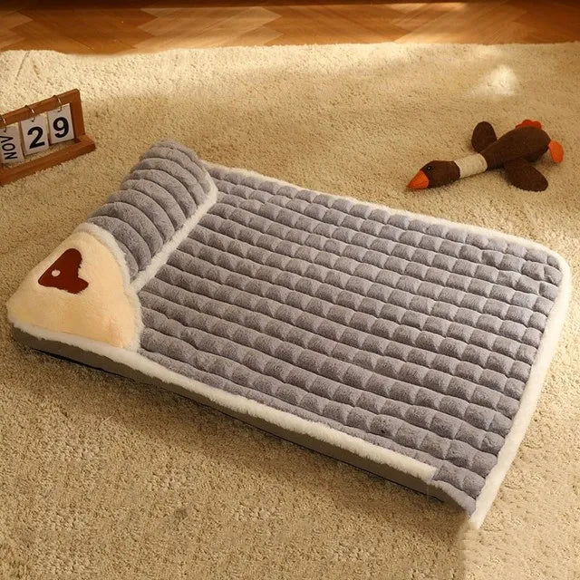 Luxe winter pet bed: a warm plush dog sofa for small to medium dogs. Made of soft fleece.