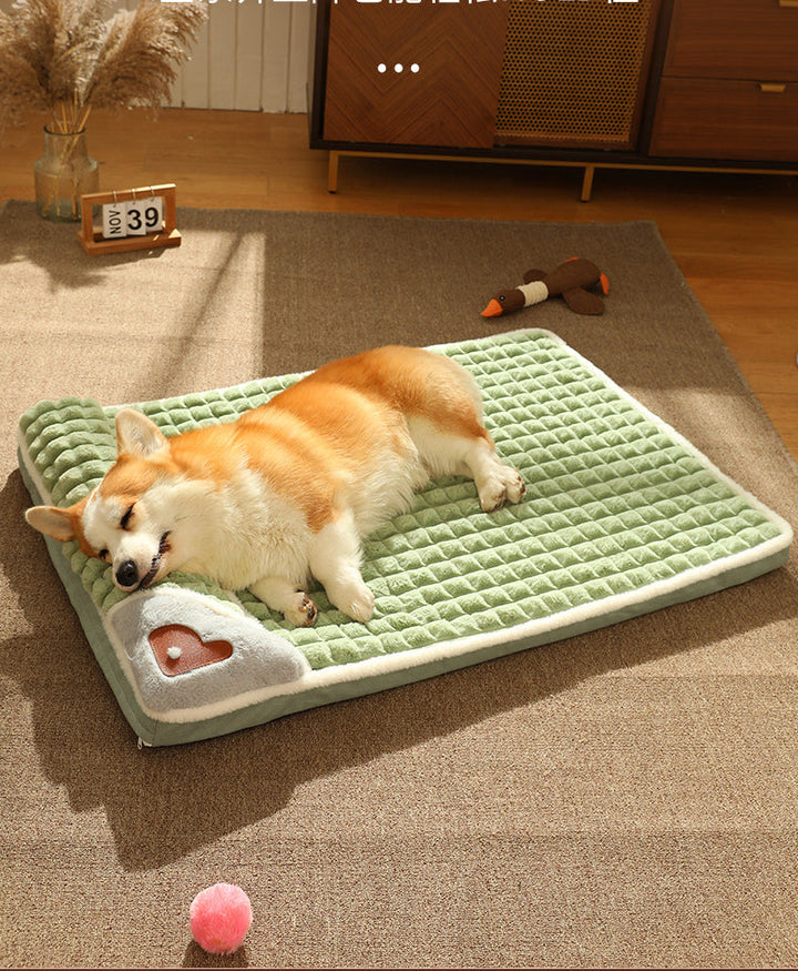 Small dog fleece bed, keeping pets warm during winter. A cozy, soft pet sofa.