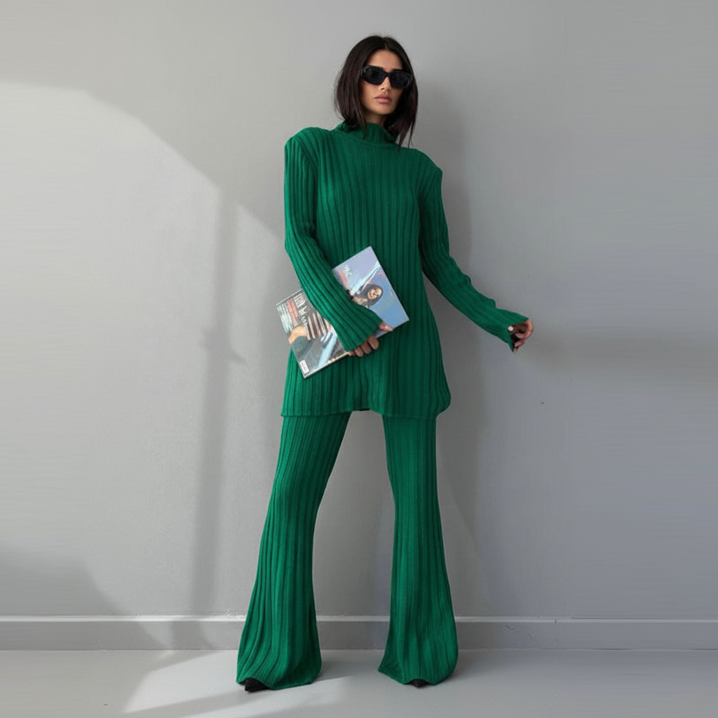 Oversized knit loungewear set for women, comfortable and warm for autumn and winter.