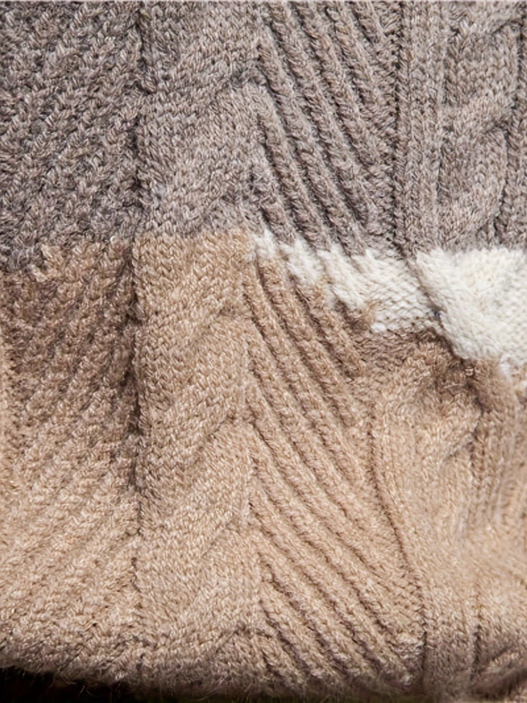 Classic men's plain knitted sweater, offering warmth & comfort. Ideal long sleeve, round neck for fall & winter.