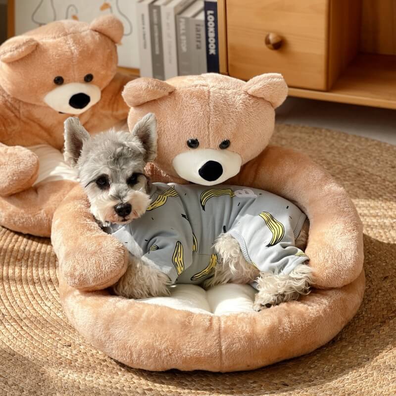 Soft plush pet bed for dogs & cats, featuring an adjustable design for cozy animal comfort.