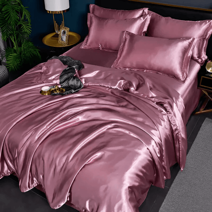 Soft polyester pillowcases from a cozy bedding set, enhancing bedroom comfort & home decor, perfect for sweet dreams.