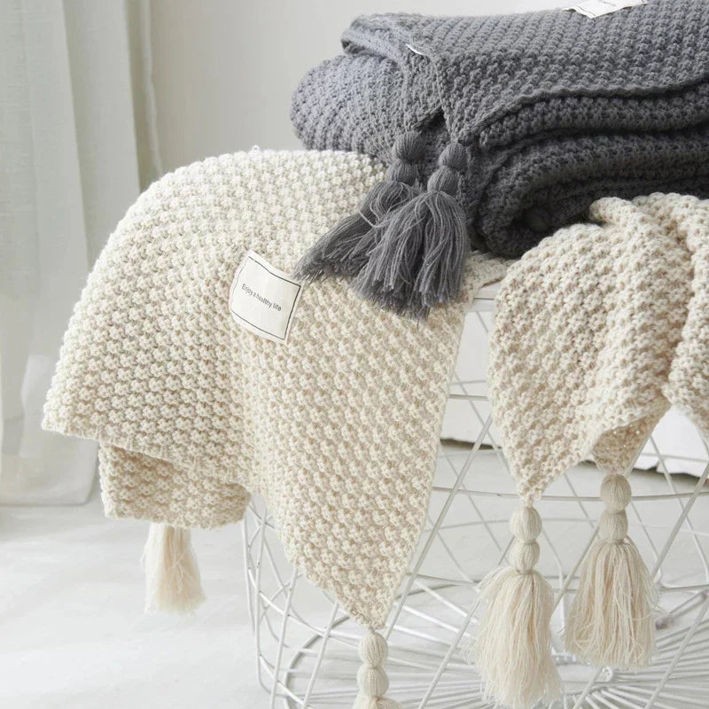 Beautifully crafted wool blanket, Aurora, ideal as a decorative throw or warm bed cover.