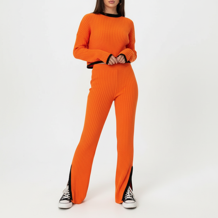 Chic women's knitted two-piece set, featuring a cardigan and joggers, great for everyday comfort