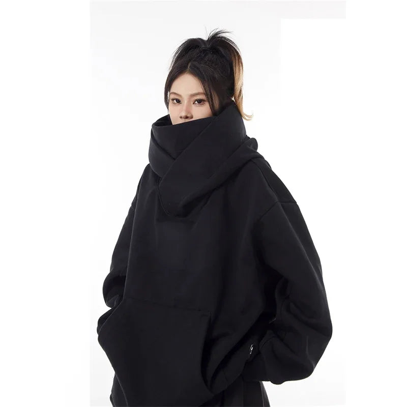 Stylish women's oversized hoodie for everyday wear, a warm and comfortable hooded sweatshirt for casual style.