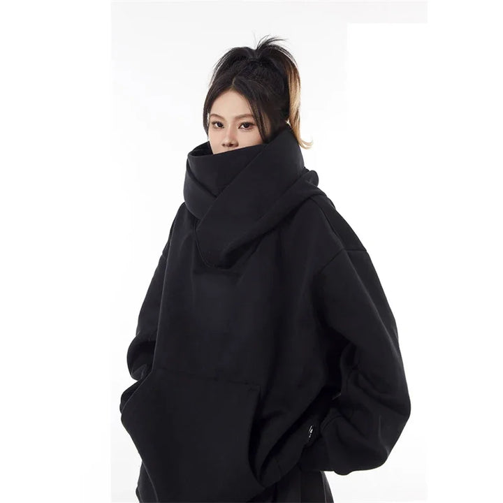 Stylish women's oversized hoodie for everyday wear, a warm and comfortable hooded sweatshirt for casual style.