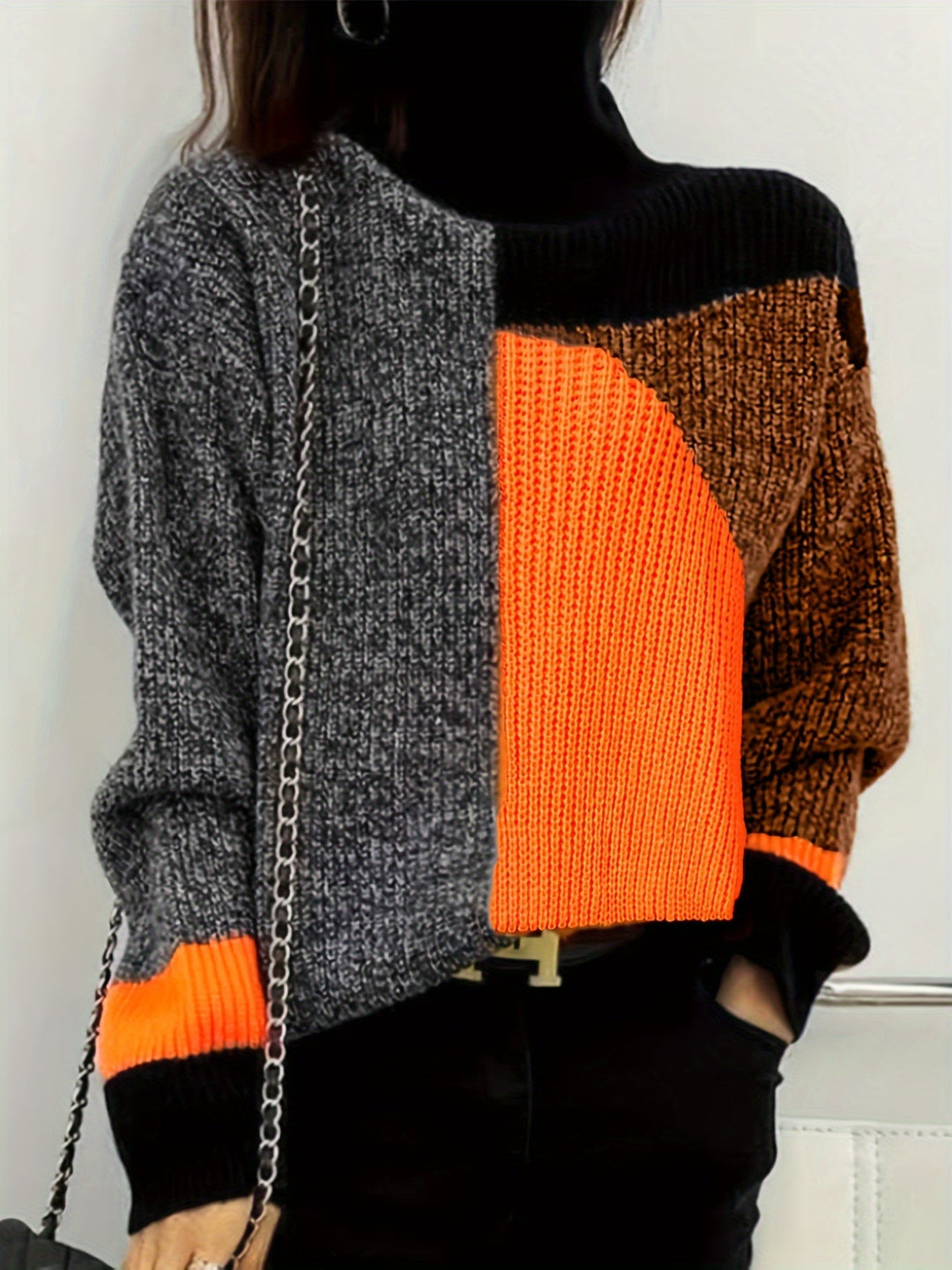 Cozy women's turtleneck sweater for cold days, warm knit & relaxed fit. Perfect autumn/winter fashion.