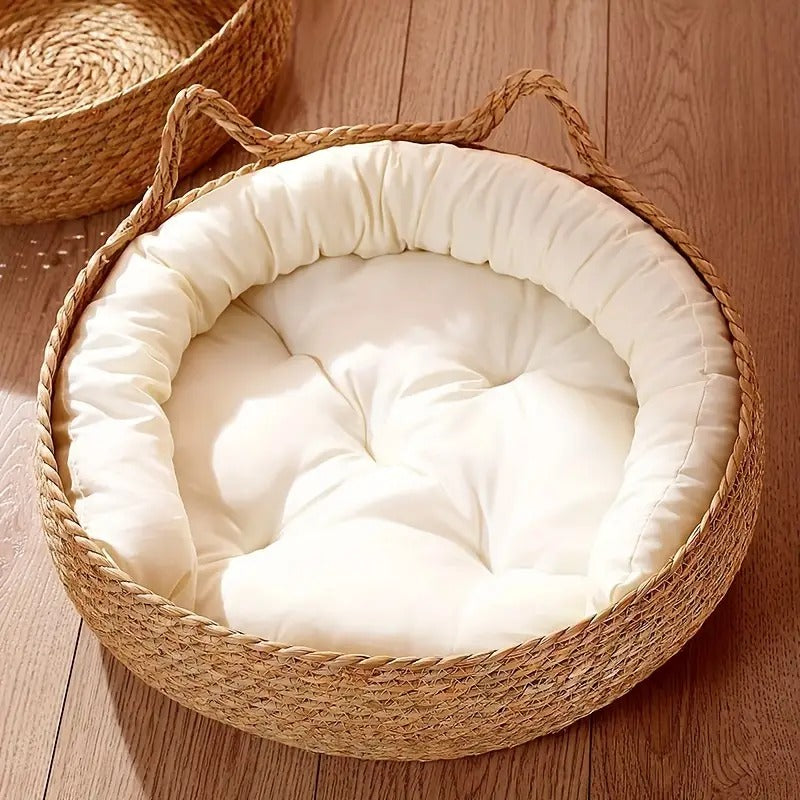 Stylish eco-friendly woven rattan cat bed basket. Provides a comfortable & scratch-resistant resting spot for pets.