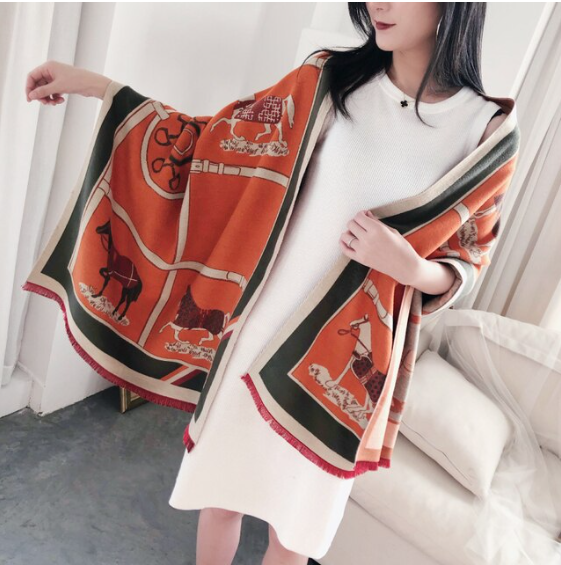 Elegant boho-style scarf for women, finely woven and hypoallergenic, in a chic multi-color blend