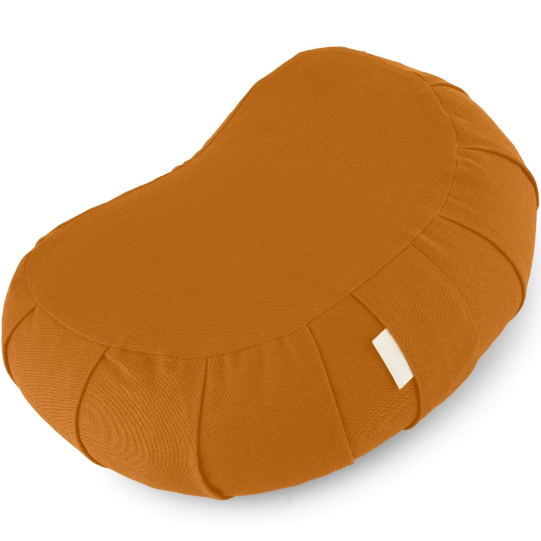 Achieve deep relaxation with this eco-friendly curved organic cotton meditation cushion, easy to clean.